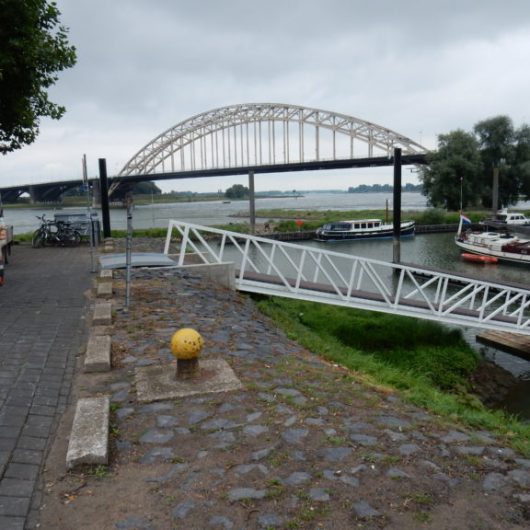 Drijvende steiger Nijmegen